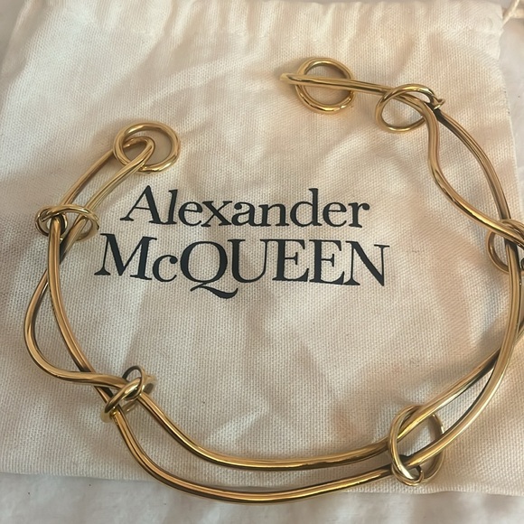 *** host pick 😀😃😃🩵⭐️❤️**^^^Alexander McQueen choker - Picture 2 of 4